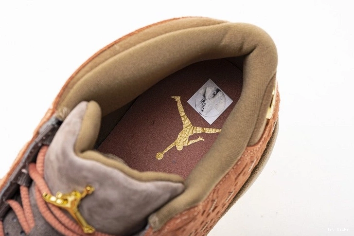 Low Retro 13 Stone Sepia  Jordan Clot AT3102-200 0101